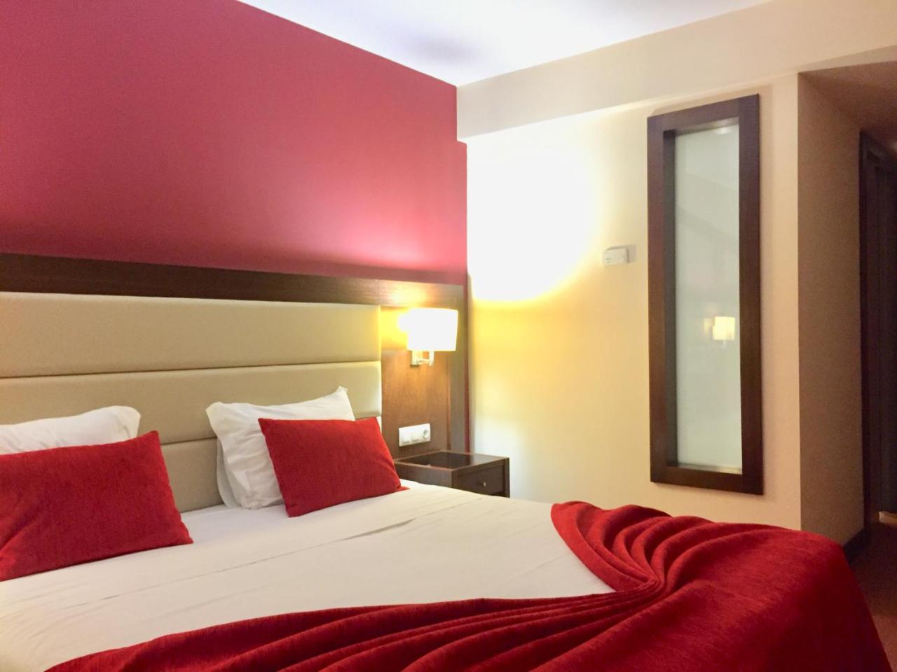 Palace Hotel E Spa Monte Rio Термаш-де-Сан-Педру-ду-Сул Экстерьер фото